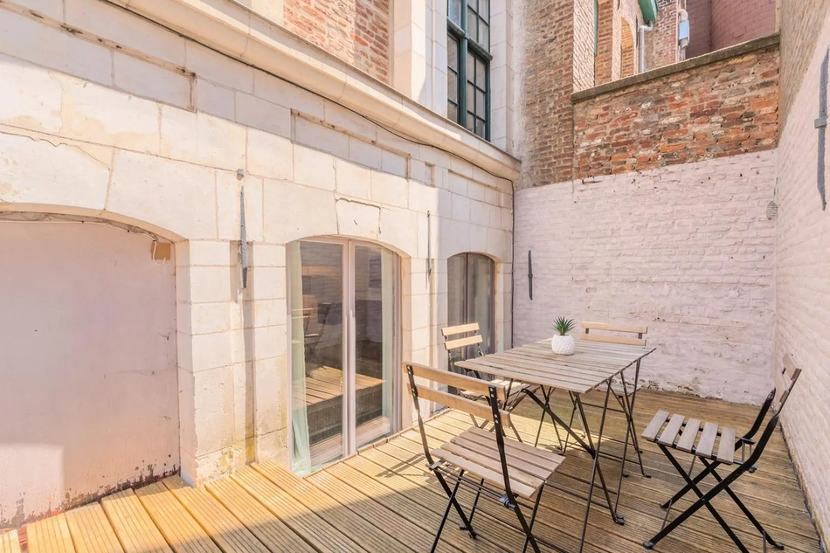 Atypical Triplex Near Grand Place With Terrace Lille 0*,  Francie